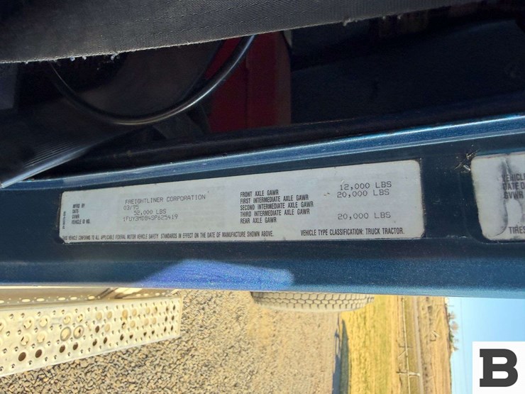 1995-freightliner-fld112-image-53