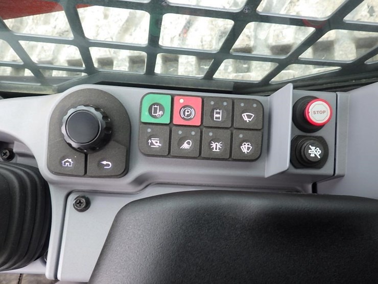 2024-kubota-svl75-3-image-25