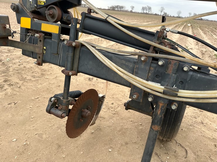 #38849-•-yetter-76"-twin-row-knife-applicator-image-42