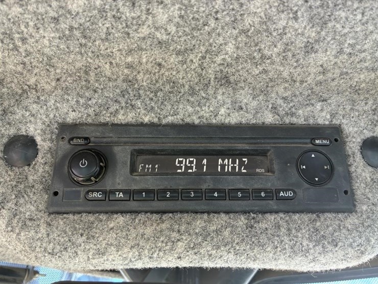 2018-deere-624-p-tier-image-21