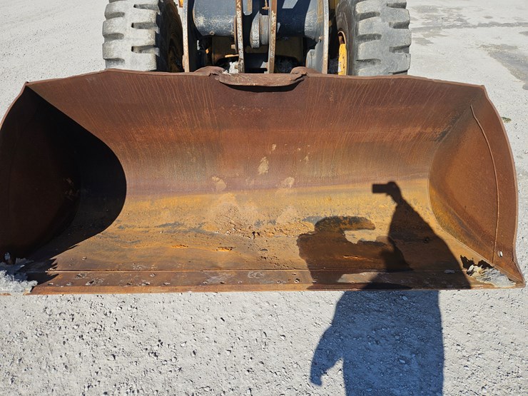 2021-deere-444p-image-3