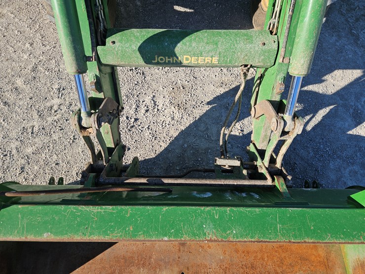 2016-john-deere-6110r-image-5