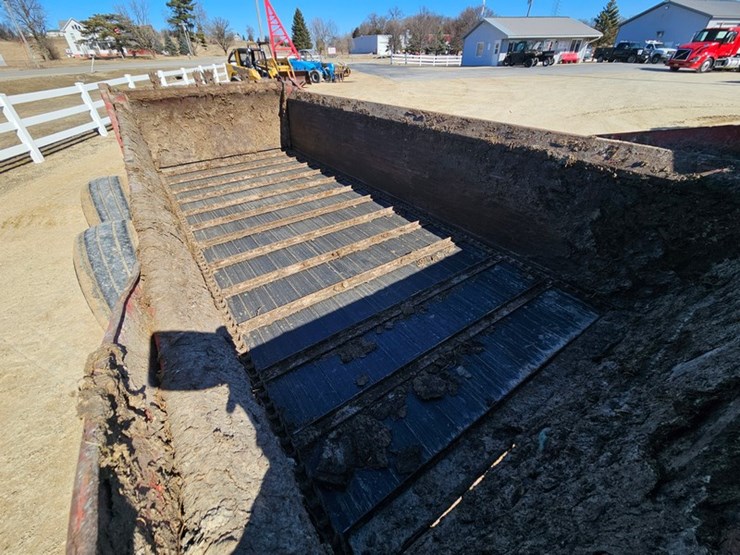 new-holland-195-image-13