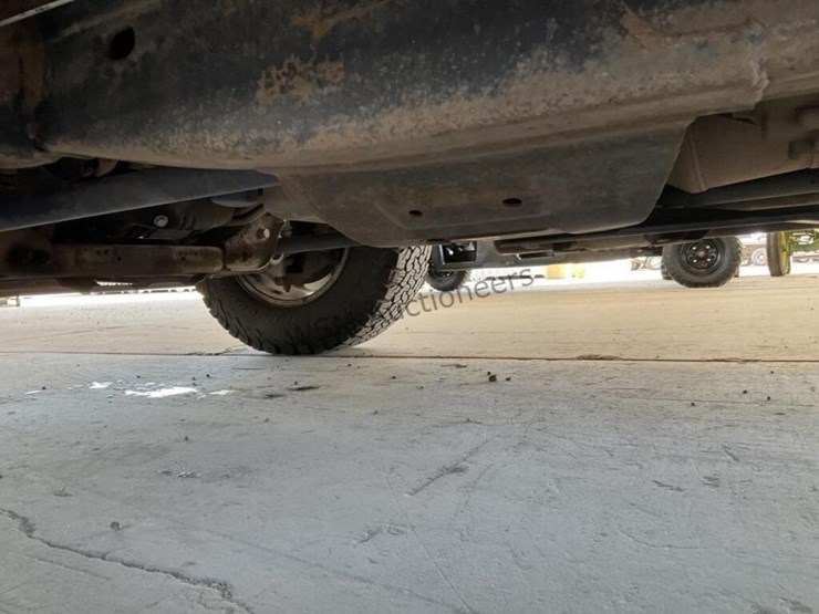 2015-chevrolet-silverado-2500hd-image-26