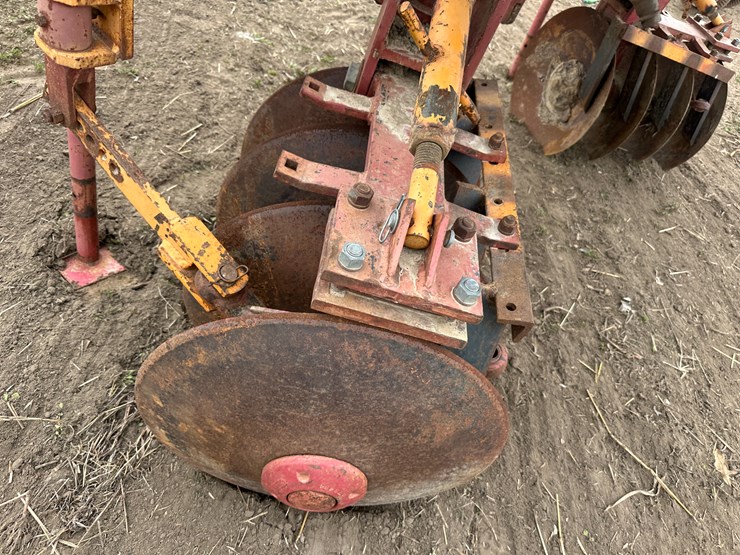 #40115-•-w&m-manufacturing-825-levee-plow-w/w&a-levee-seeder-image-7