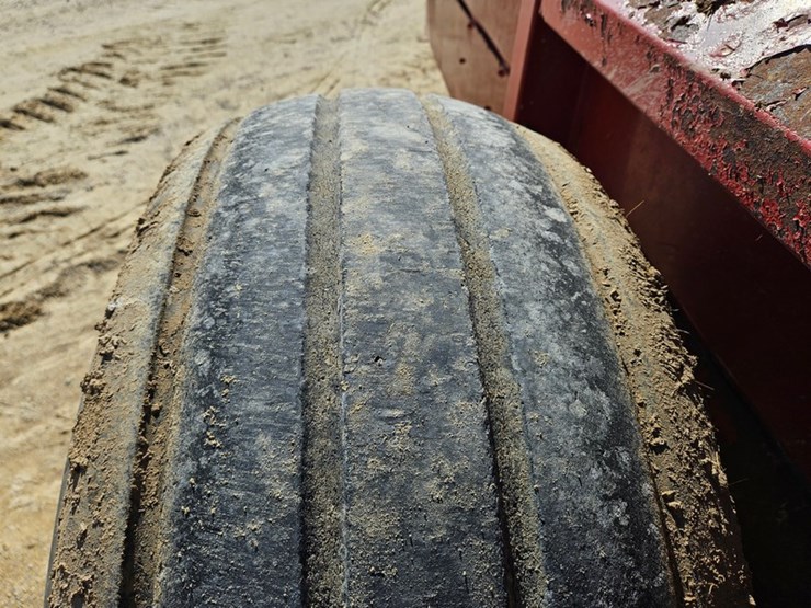 new-holland-195-image-24