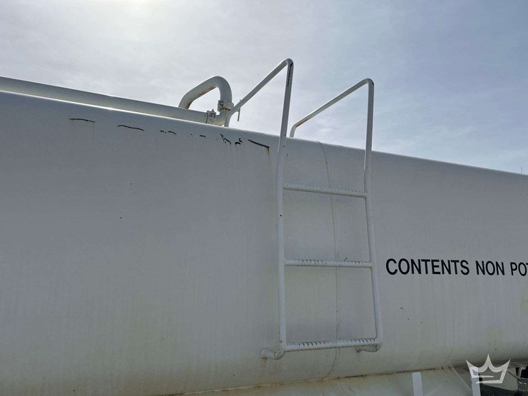 2001-peterbilt-330-image-29