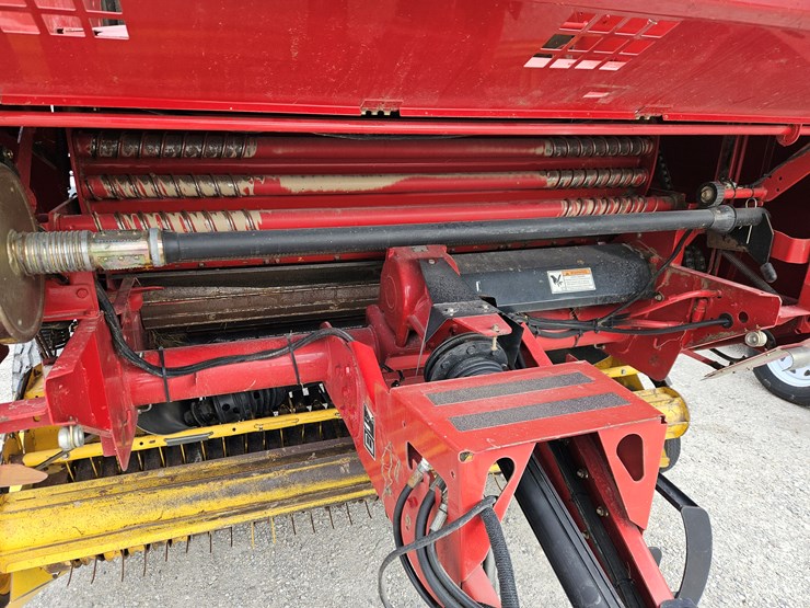 2008-new-holland-br7090-image-11