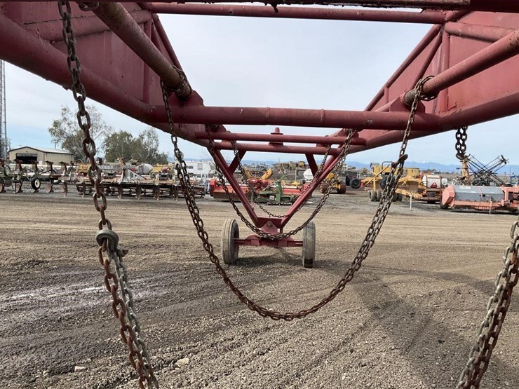 custom-28'-implement-carrier-image-9