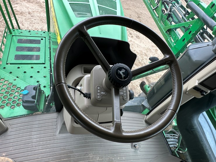 2021-john-deere-r4044-image-106