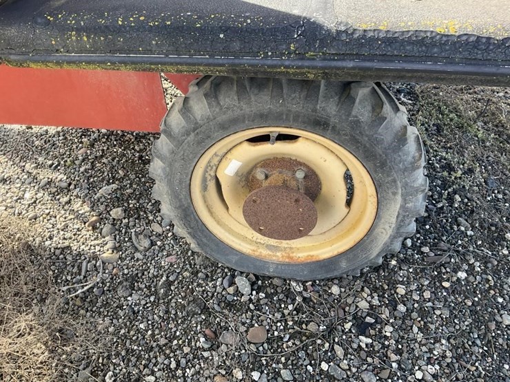 new-holland-144-image-12