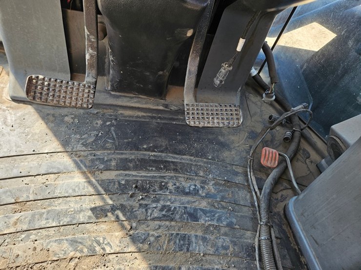 new-holland-9682-image-31