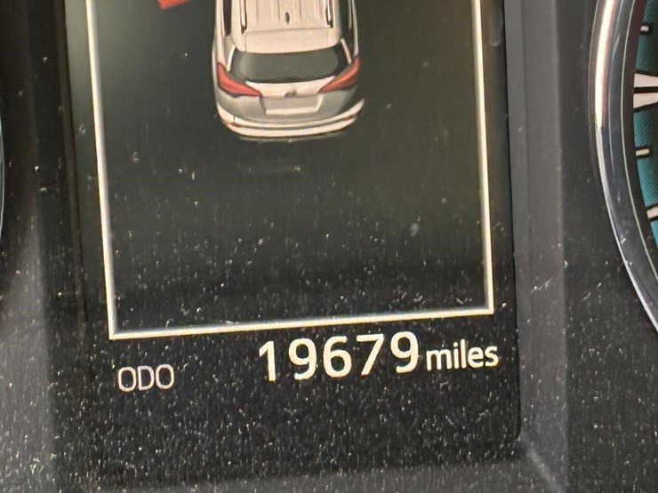 2016-toyota-rav4-image-18