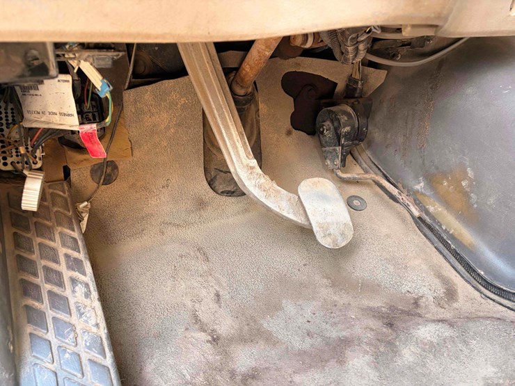 2001-tk-sterling-m5500-chassis-image-20