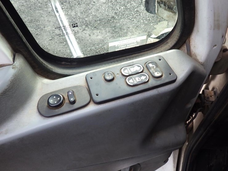 2007-international-7600-image-30