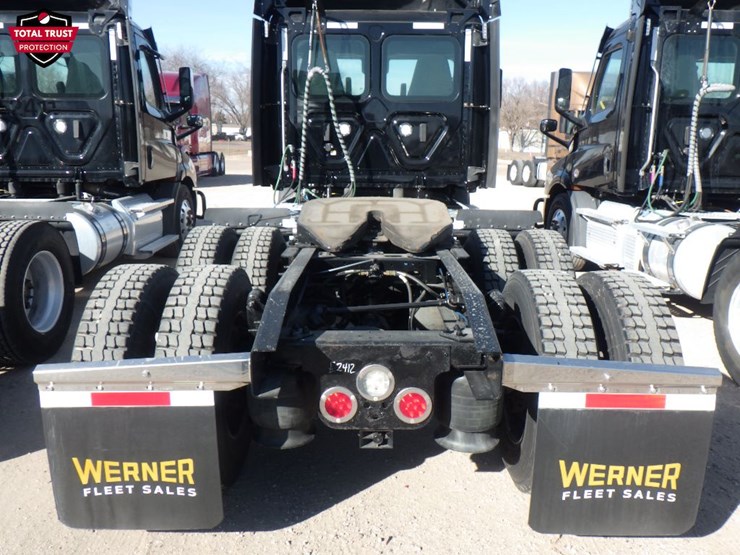 2022-freightliner-cascadia-116-image-8