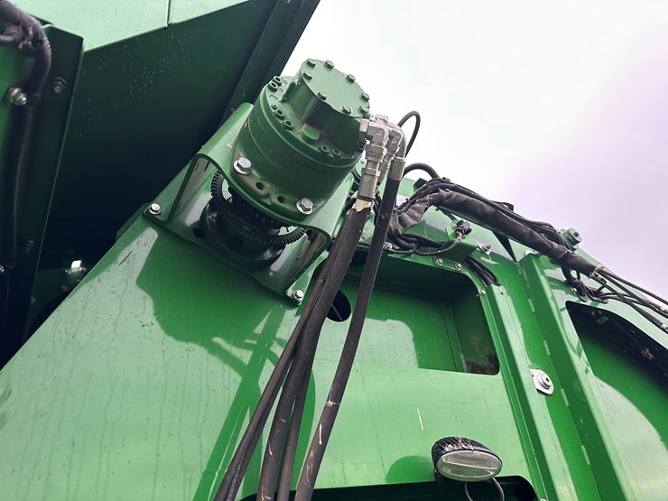 2021-john-deere-cp690-image-104