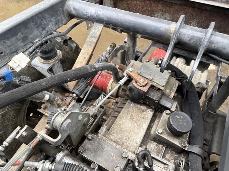 2011-kubota-rtv900-image-21