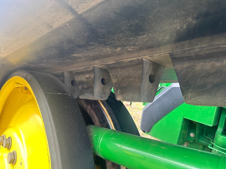 2021-john-deere-8rt-340-image-13
