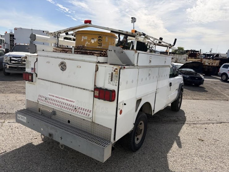 2003-chevrolet-2500-image-3