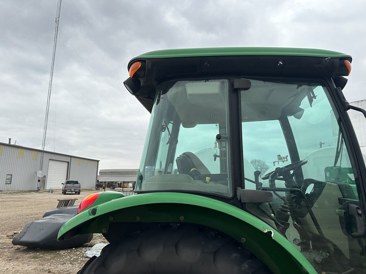 2014-john-deere-5075m-image-39