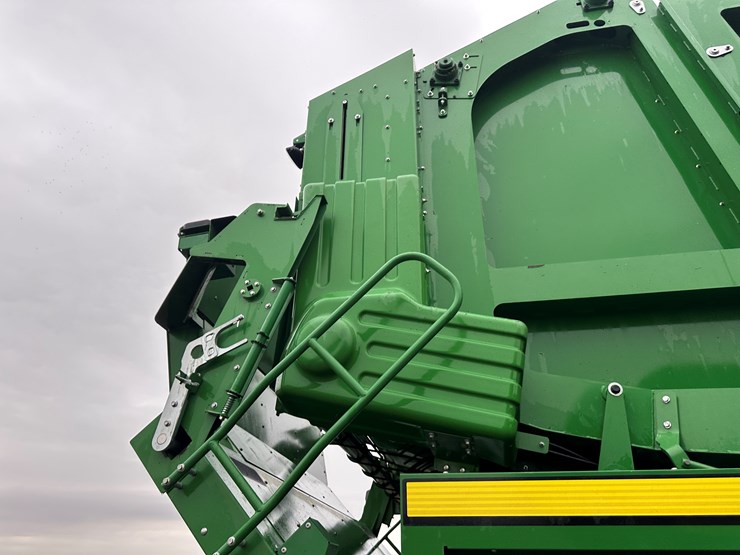 2021-john-deere-cp690-image-80