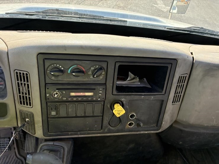 2012-international-durastar-4300-image-12