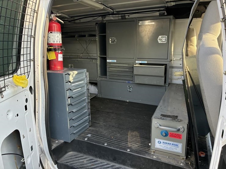 2010-ford-e350-image-9