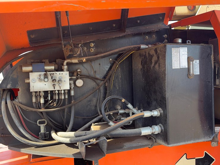2012-jlg-860sj-image-16