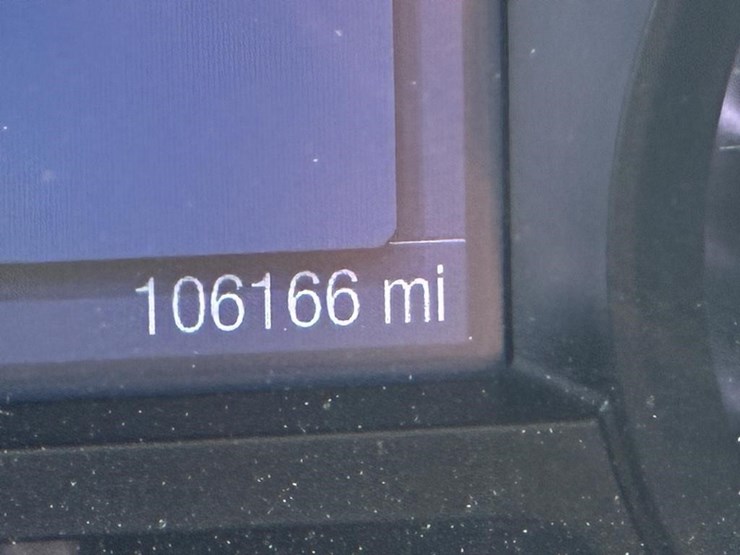 2015-ford-explorer-image-18