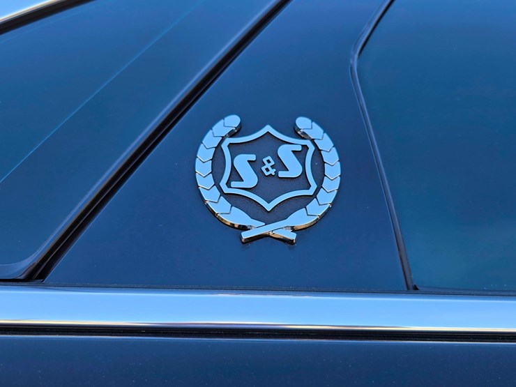 2019-cadillac-sayers-and-scovill-70in-limo-w-only-7729-miles-image-39