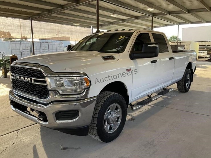 2020-dodge-2500-image-4
