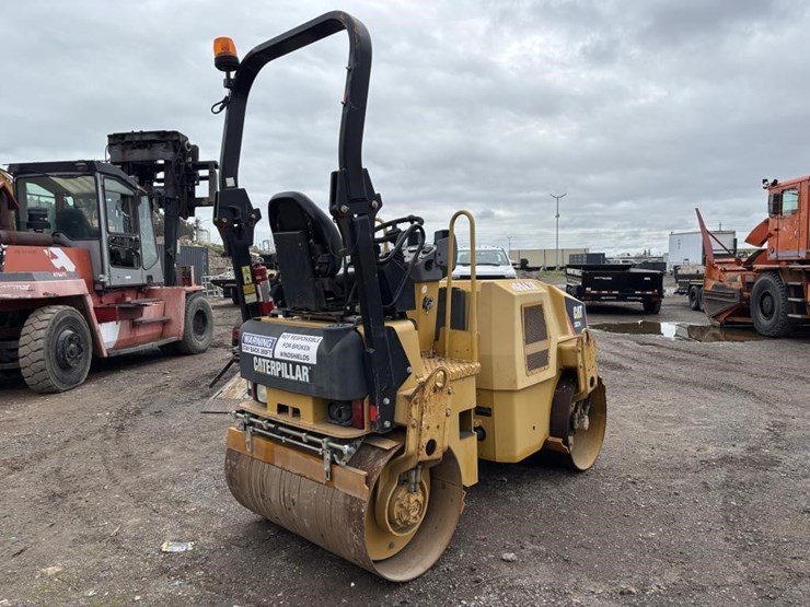 caterpillar-cb24-image-3