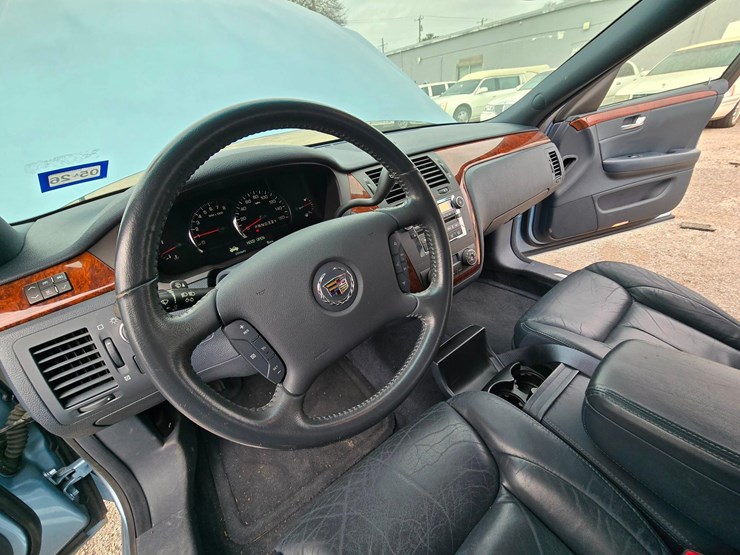 2006-cadillac-superior-6-door-limousine,-ultra-low-20396-miles-image-31
