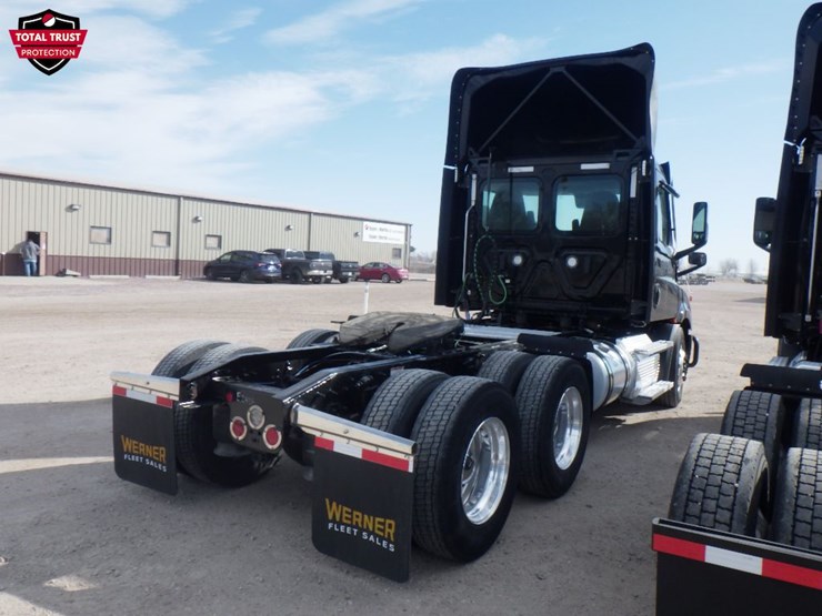 2022-freightliner-cascadia-116-image-7