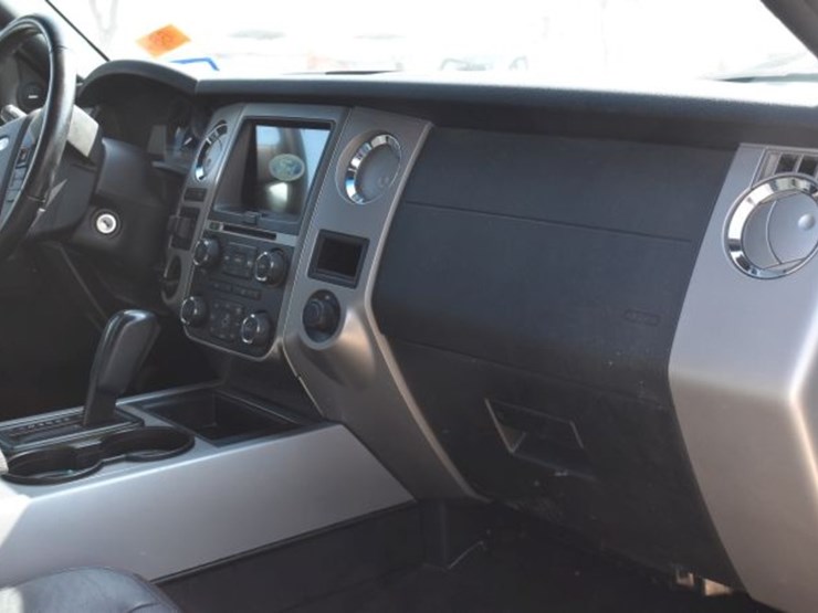 2017-ford-expedition-image-17