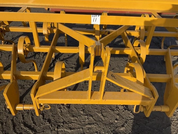 custom-12'-3-pt-springtooth-chisel-image-8