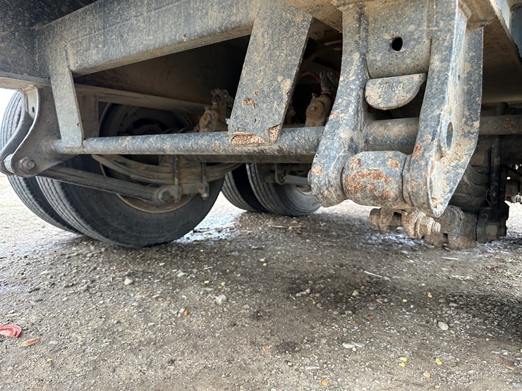 #38802-•-2022-kbh-40'-t/a-6000-gallon-nurse-trailer-vin:-1t9gn4022nc623368-image-12