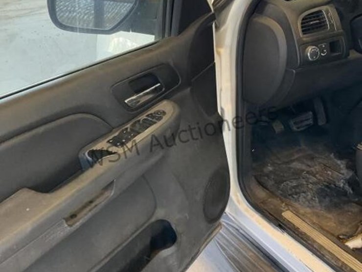 2007-chevrolet-tahoe-image-23