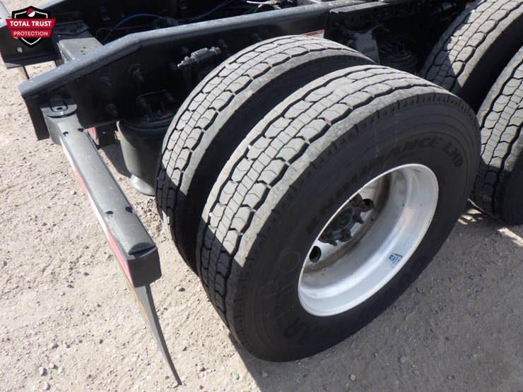 2022-freightliner-cascadia-116-image-6