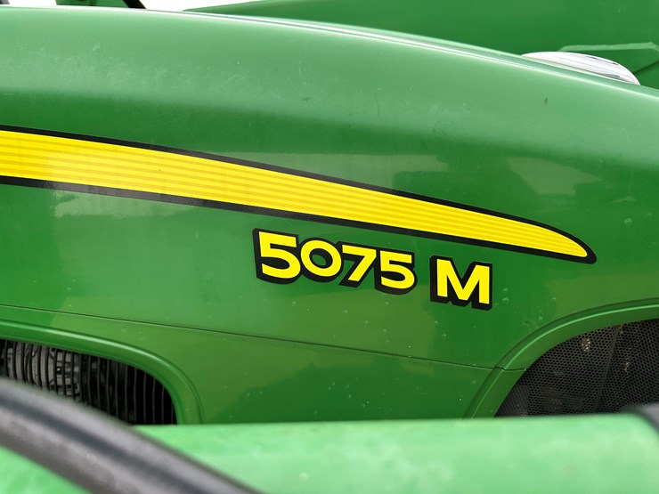 2014-john-deere-5075m-image-34