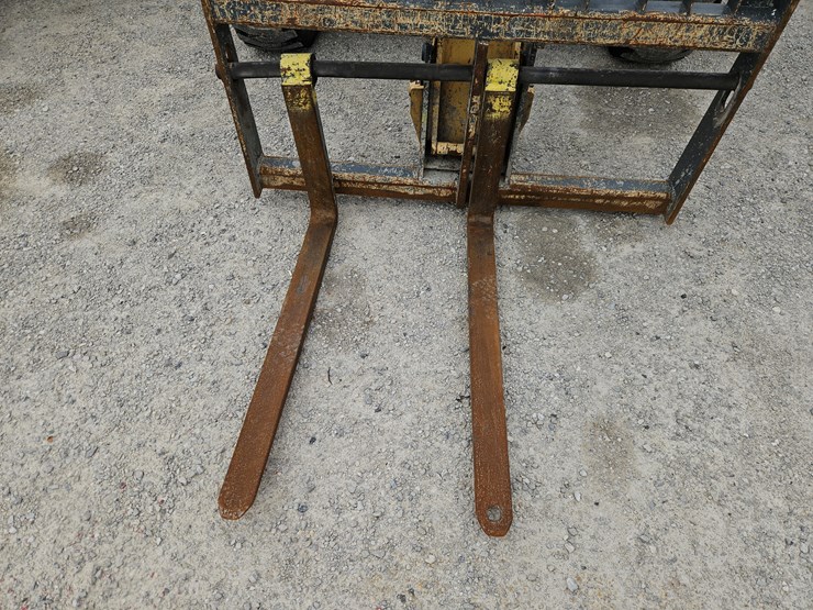 2013-gehl-rs6-34-image-3