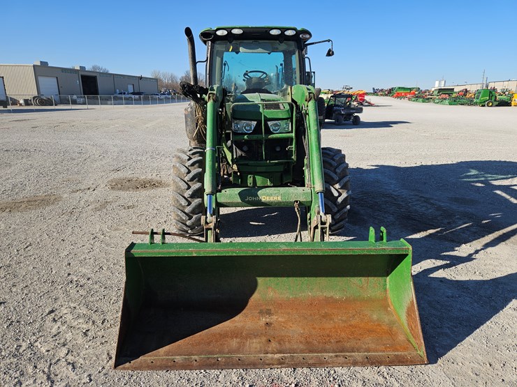 2016-john-deere-6110r-image-2
