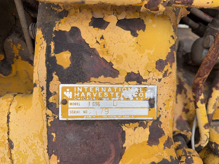 international-806-image-37