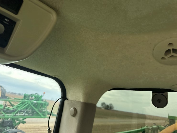 2021-john-deere-r4038-image-100