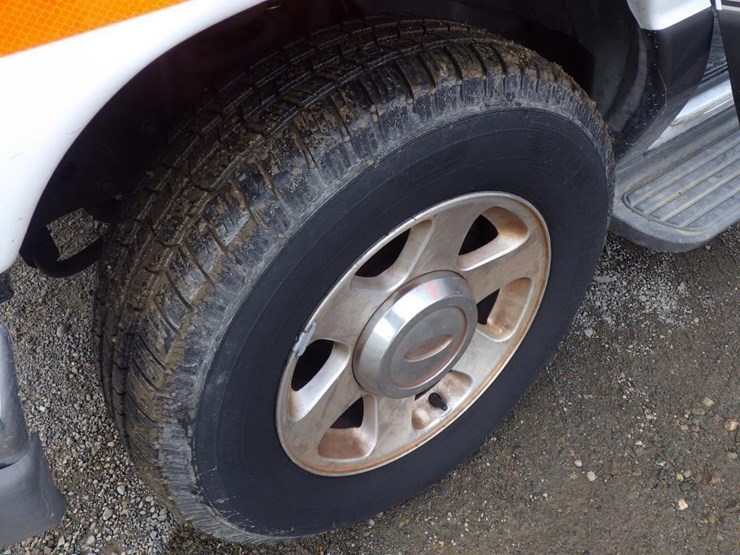 2006-ford-cargo-image-12