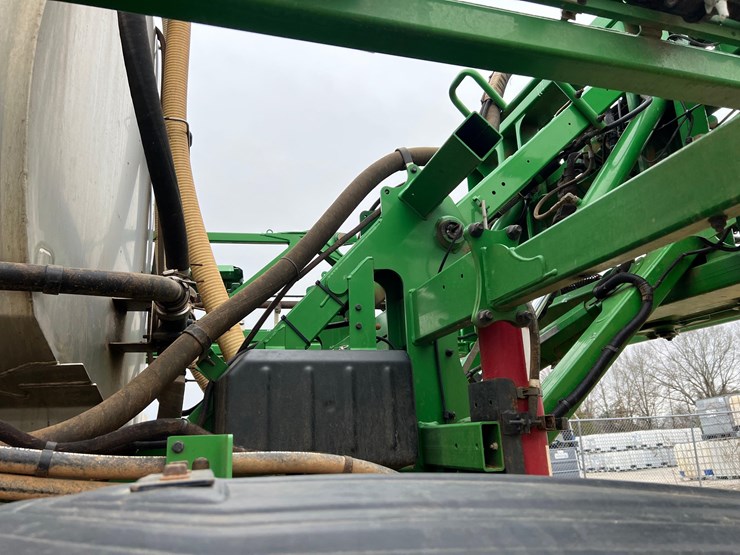 john-deere-412r-image-61