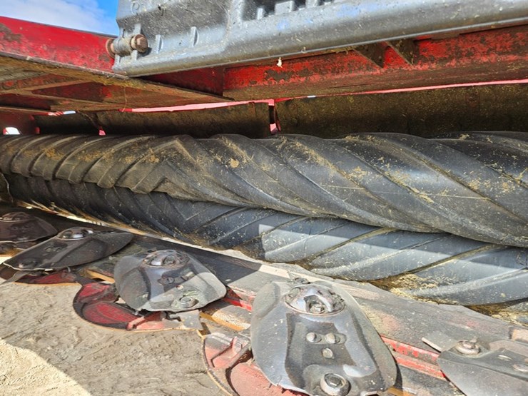 2019-new-holland-313-image-21