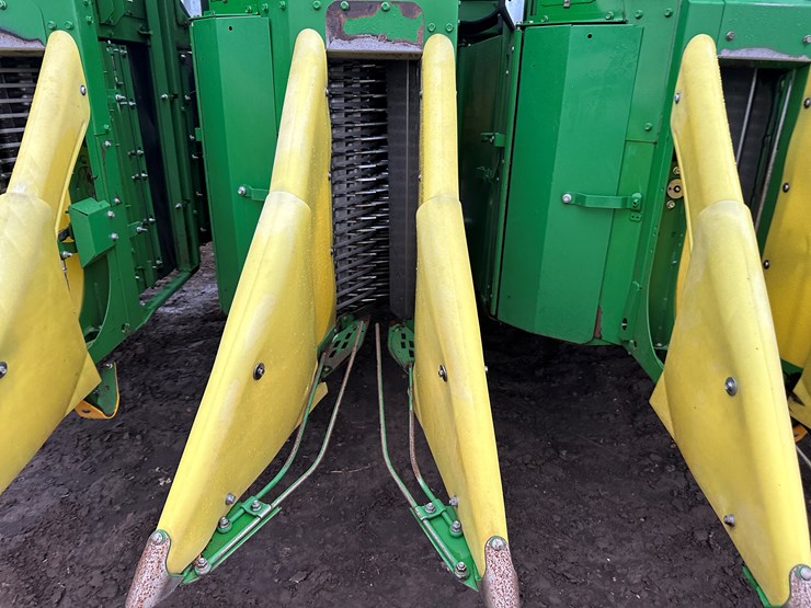 2021-john-deere-cp690-image-63