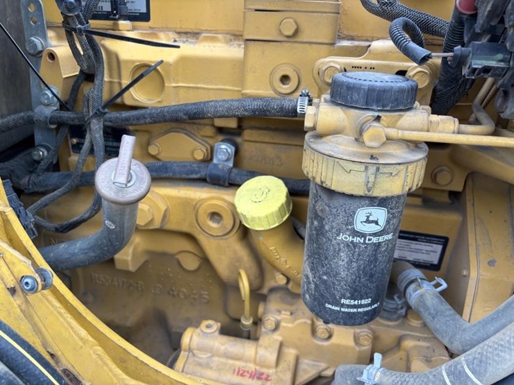 2018-deere-210lep-image-49